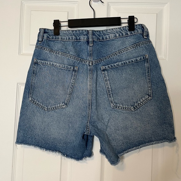 Dynamite Mom Jean Shorts - Picture 3 of 3